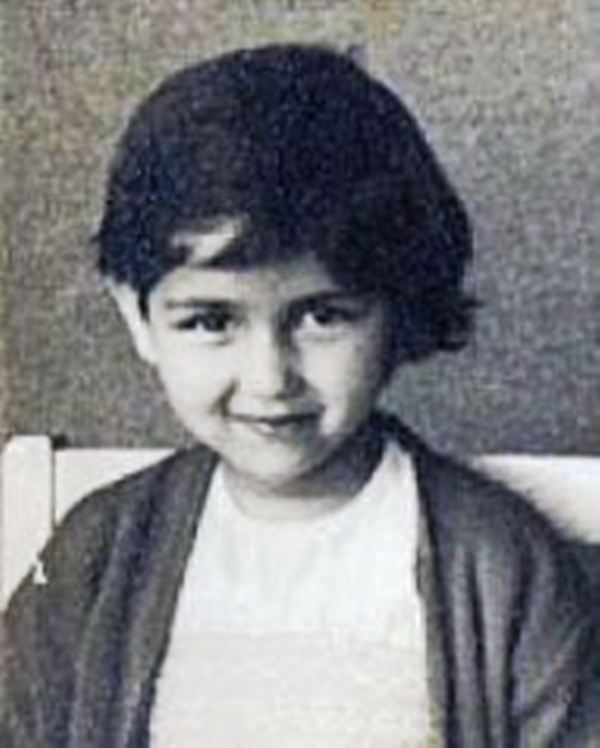 नीना कुलकर्णी बचपन की तस्वीर