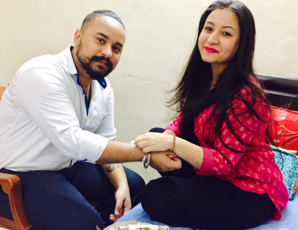 1652505996 763 Navdeesh Kaur उम्र बॉयफ्रेंड परिवार Biography Hindi नवदीश कौर अपने भाई के साथ