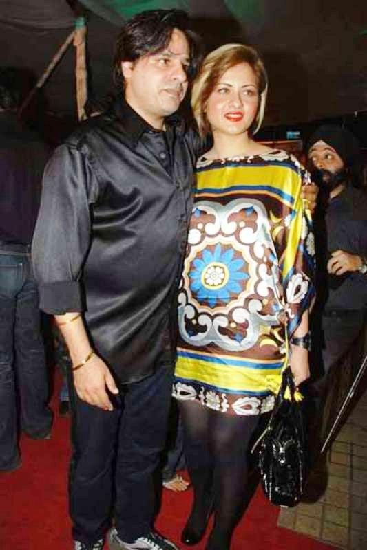 1652506506 128 Rajlaxmi R Roy उम्र बॉयफ्रेंड पति परिवार Biography Hindi राजलक्ष्मी खानविलकर के साथ राहुल रॉय