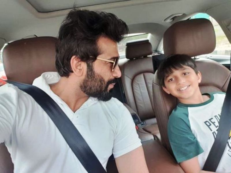 1652508527 399 Shalabh Dang Kamya Punjabis पति उम्र गर्लफ्रेंड पत्नी परिवार Biography शलभ डांग अपने बेटे के साथ