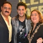 अरमान जैन अपने माता-पिता के साथ