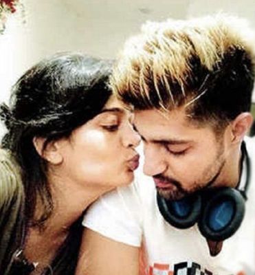 1652523792 141 Tanuj Virwani उम्र गर्लफ्रेंड पत्नी परिवार Biography Hindi अक्षरा हासन के साथ तनुज विरवानी