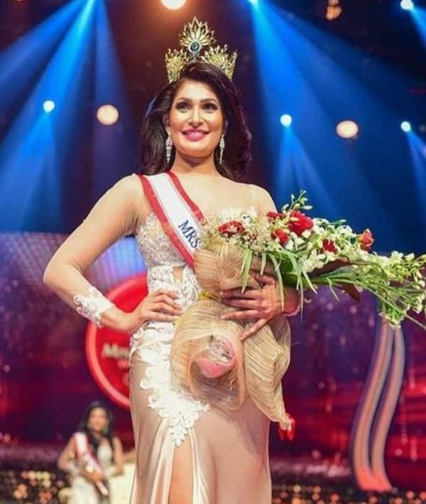 पुष्पिका डी सिल्वा ने जीता मिस श्रीलंका का खिताब