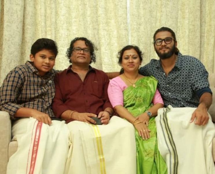 हरेश पेराडी अपने परिवार के साथ