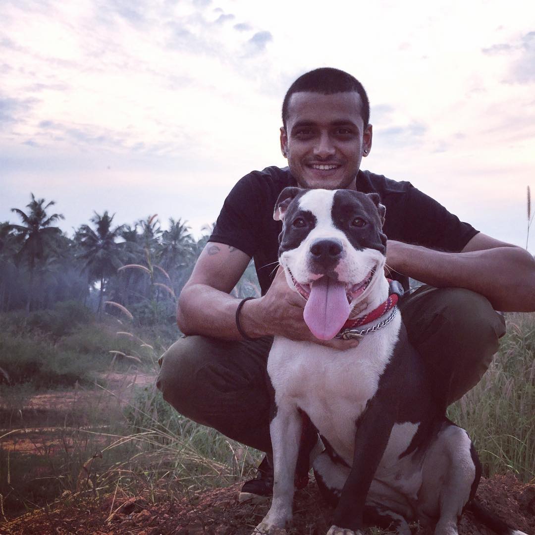 अपने पालतू कुत्ते के साथ अरविंद केपी 