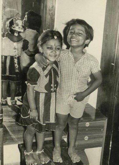 शर्मिला और उनके भाई जगनमोहन की बचपन की एक तस्वीर।