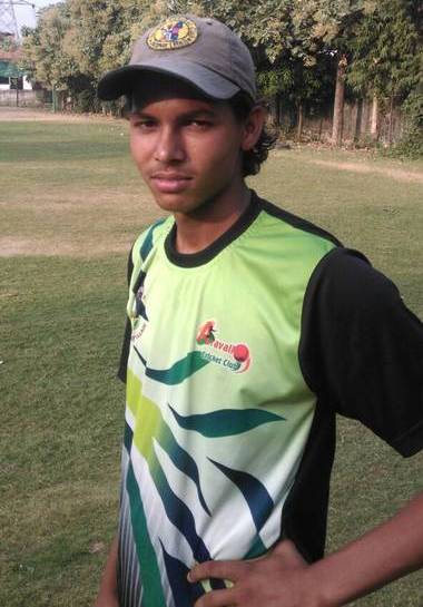 2017 में अरावली क्रिकेट क्लब में आकाश सिंह