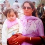 गिन्नी चतरथ की मां के साथ बचपन की फोटो