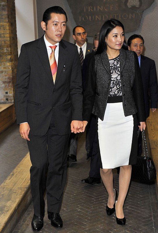 नवंबर 2011 में अपनी शाही इंग्लैंड यात्रा के दौरान भूटान के राजा और रानी