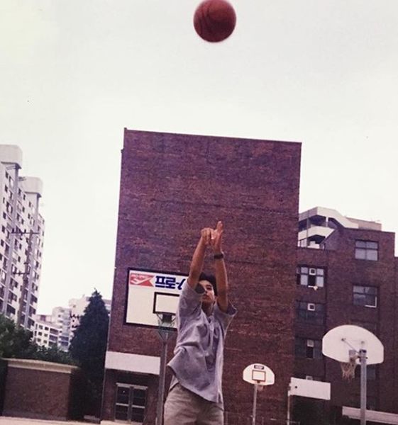 ओह चांग-सोक अपने हाई स्कूल के दिनों में बास्केटबॉल खेल रहा था