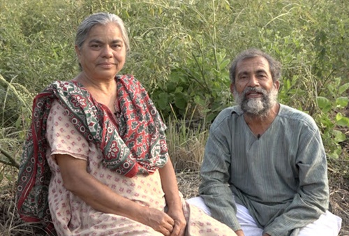 डॉ रवींद्र कोल्हे अपनी पत्नी डॉ स्मिता कोल्हे के साथ
