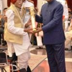 महाशय धर्मपाल गुलाटी को रामनाथ कोविंद ने पद्मश्री से सम्मानित किया