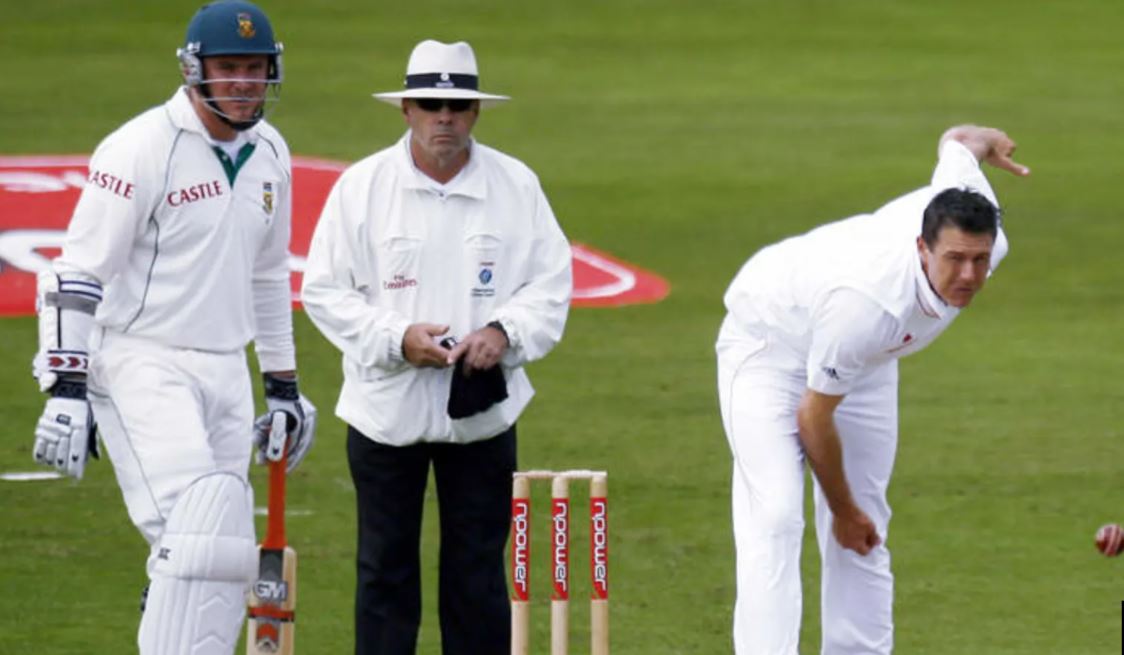 डैरेन पैटिनसन इंग्लैंड के लिए खेले गए अपने एकमात्र टेस्ट मैच में एक्शन में थे