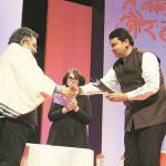 विनोद दुआ को मिला महाराष्ट्र के मुख्यमंत्री देवेंद्र फडणवीस का रेडइंक पत्रकारिता पुरस्कार