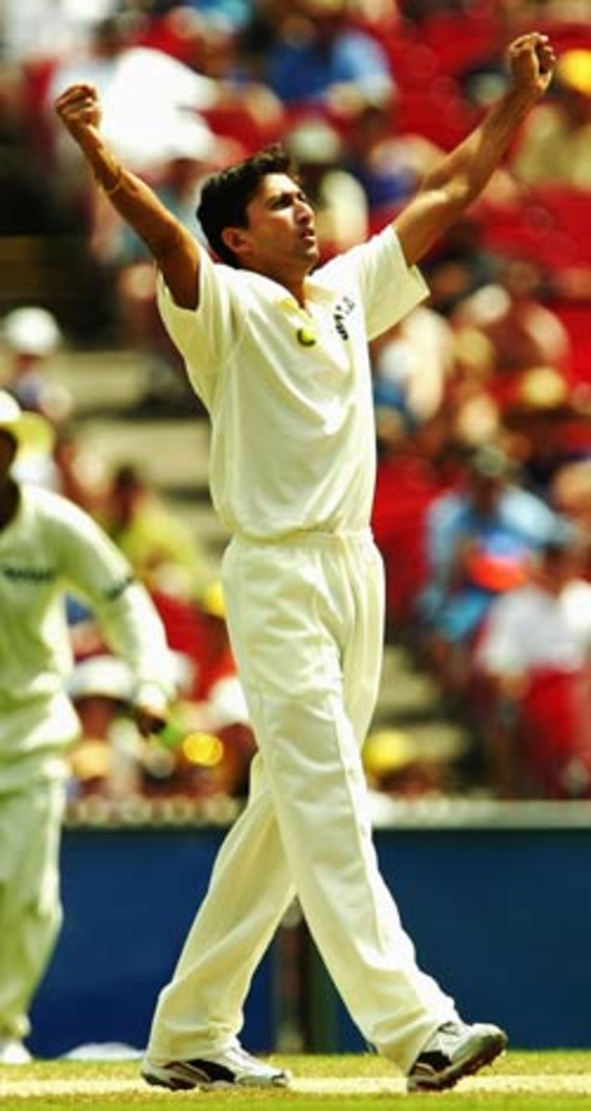 दिसंबर 2003 में ऑस्ट्रेलिया के खिलाफ विकेट लेने के बाद जश्न मनाते हुए अजीत अगरकर