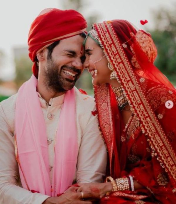 1652867541 857 Patralekha हाइट उम्र बॉयफ्रेंड पति परिवार Biography Hindi राजकुमार राव और पत्रलेखा की शादी की तस्वीर