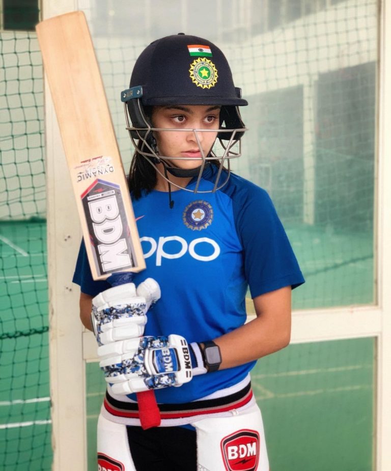 1652870598 901 Harleen Deol हाइट उम्र बॉयफ्रेंड पति बच्चे परिवार Biography नेटवर्क में हरलीन देओल