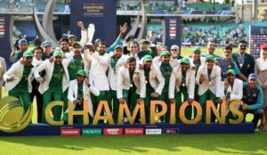 2017 चैंपियंस ट्रॉफी जीतने के बाद पाकिस्तान टीम