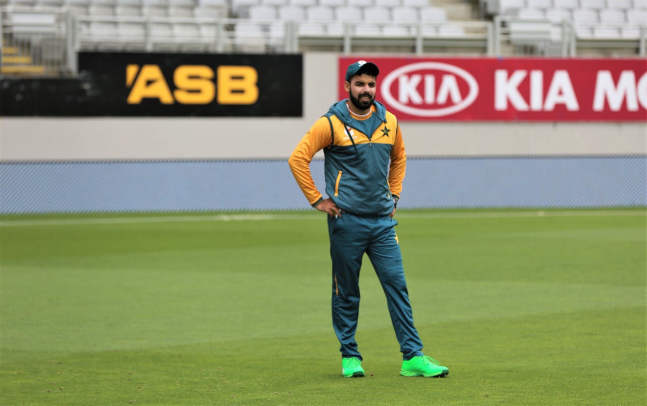 शादाब खान न्यूजीलैंड के खिलाफ टी20 के लिए पहली बार पाकिस्तान के कप्तान के रूप में खेल रहे हैं