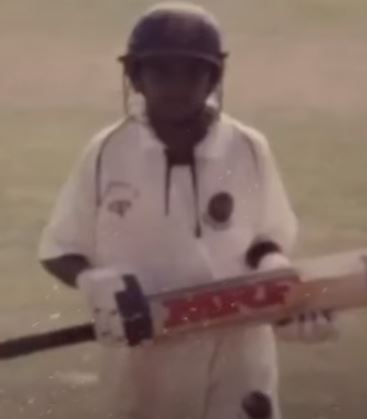 बचपन में बल्लेबाजी करते हुए केएस भरत