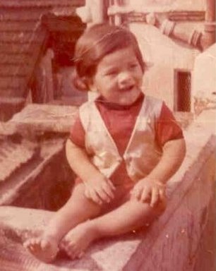 सैम बॉम्बे की बचपन की तस्वीर