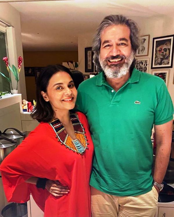 अस्मिता मारवा अपने पति के साथ