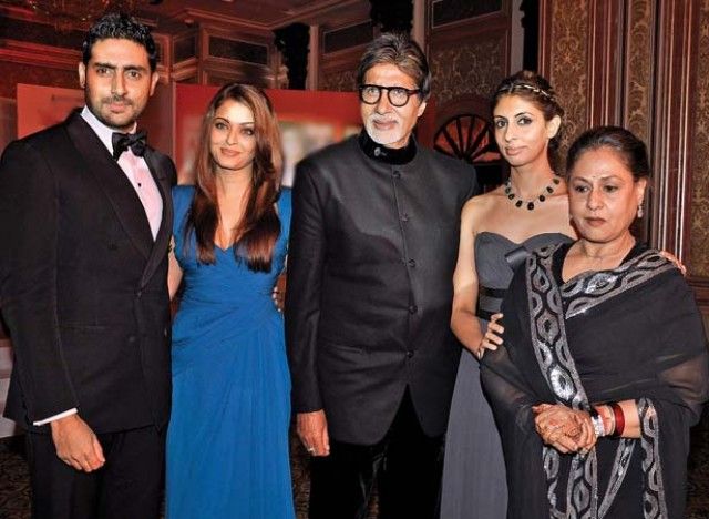अमिताभ बच्चन अपने परिवार के साथ