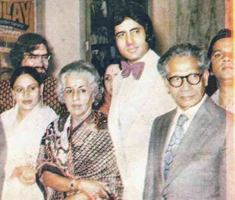 अपने माता-पिता के साथ अमिताभ बच्चन