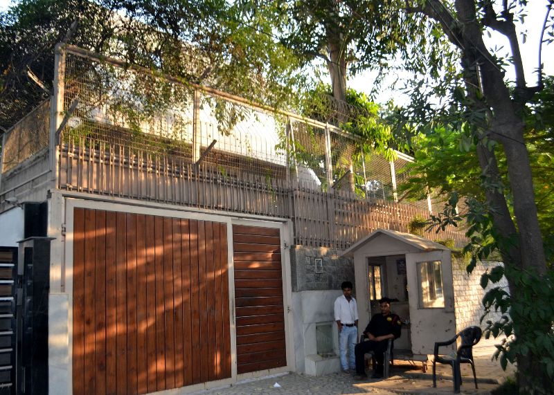 दिल्ली में अमिताभ बच्चन के घर का सोपान