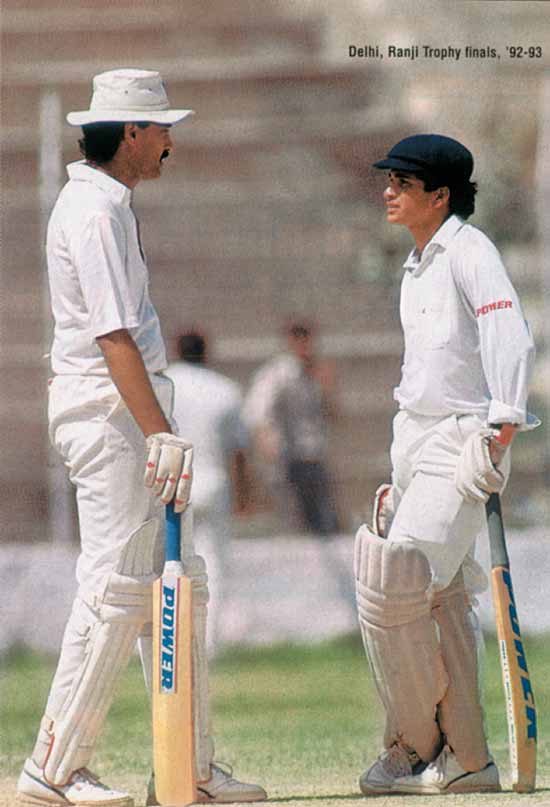 1992 के रणजी ट्रॉफी फाइनल में सचिन तेंदुलकर के साथ बल्लेबाजी करते हुए दिलीप वेंगसरकर