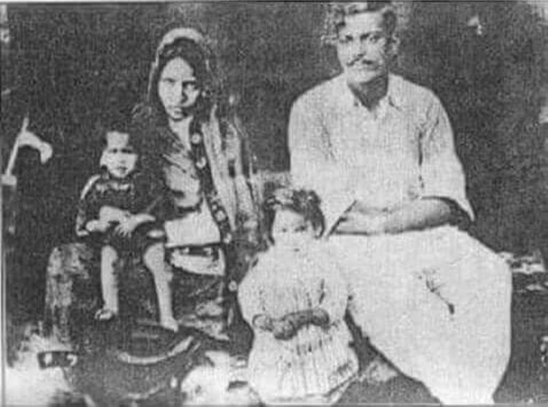 चंद्रशेखर आजाद अपने दोस्त की पत्नी और बच्चों के साथ