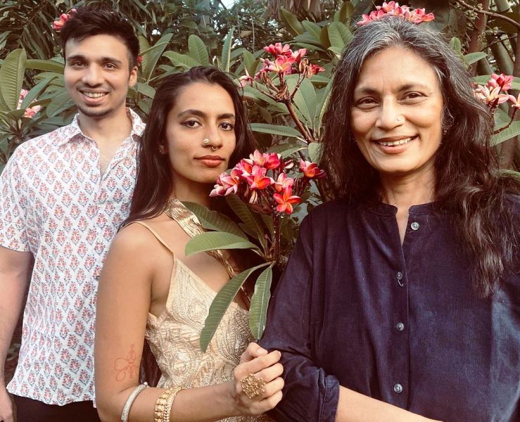 शीलो शिव सुलेमान अपने भाई और मां के साथ