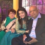 काजल अग्रवाल अपने माता-पिता के साथ