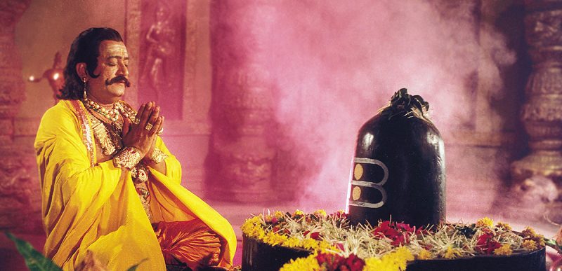 रामायण के एक दृश्य में अरविंद त्रिवेदी रावण के रूप में