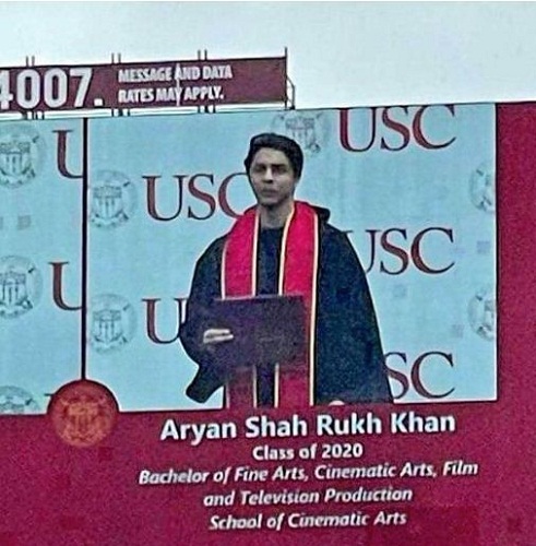अपने स्नातक दिवस पर आर्यन खान