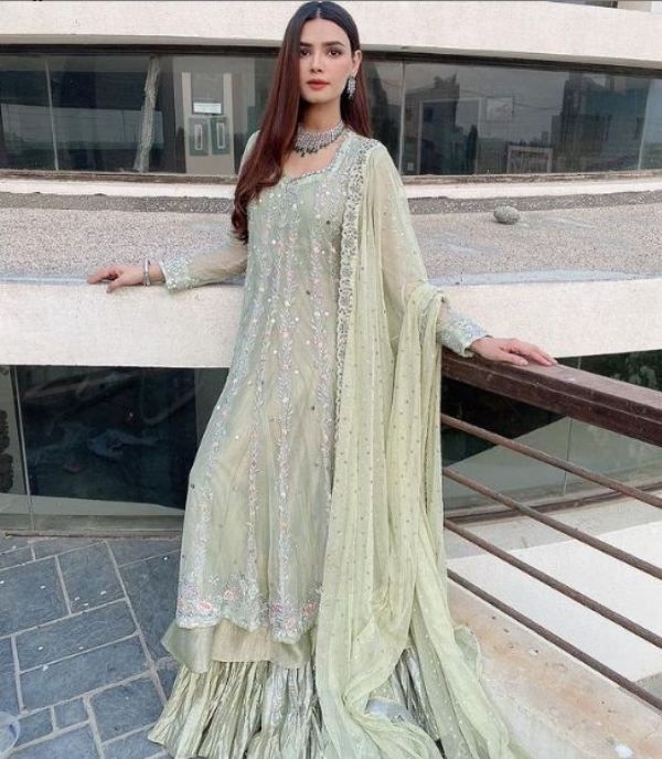 1652913525 477 Kiran Haq हाइट उम्र पति बॉयफ्रेंड परिवार Biography Hindi किरण हक