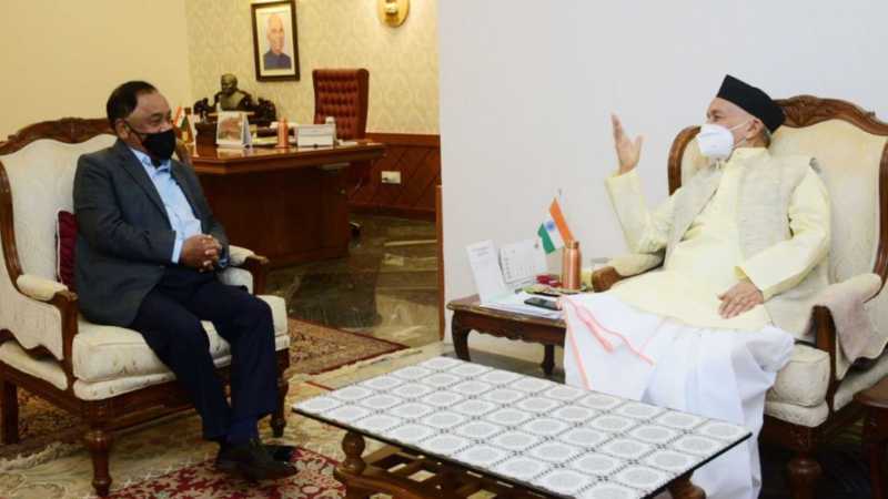 नारायण राणे ने महाराष्ट्र के राज्यपाल के साथ बैठक करते हुए और COVID-19 महामारी के बीच राज्य में राष्ट्रपति शासन लगाने का आह्वान किया