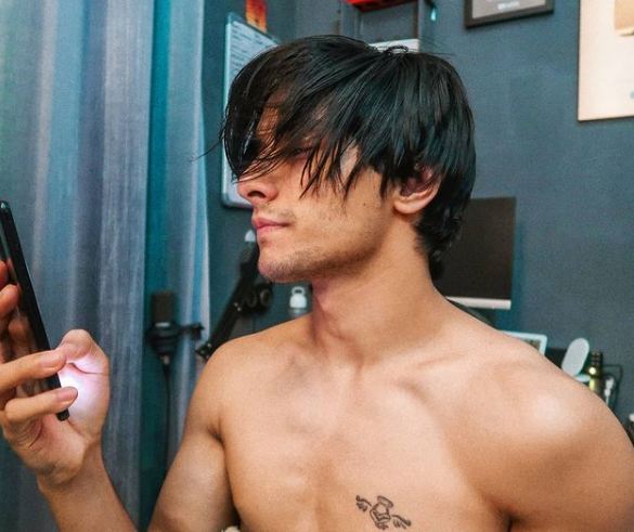 1652940264 467 Aksh Baghla उम्र गर्लफ्रेंड परिवार Biography Hindi अक्ष बघला का टैटू