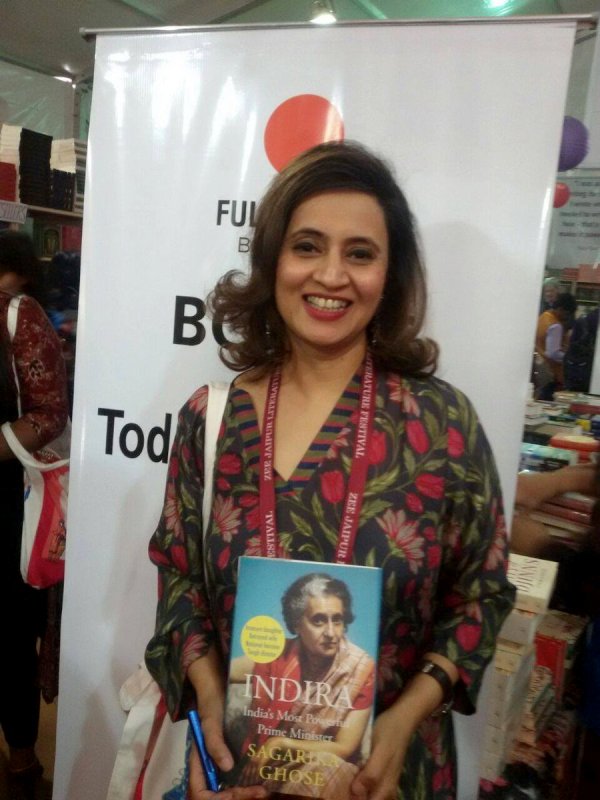 सागरिका घोष अपनी पुस्तक 'इंदिरा: इंडियाज मोस्ट पावरफुल प्राइम मिनिस्टर' के साथ