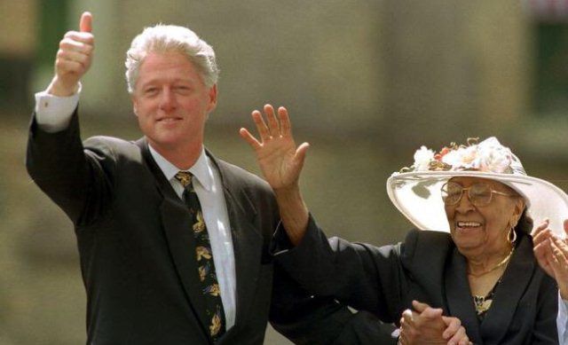 पूर्व अमेरिकी राष्ट्रपति बिल क्लिंटन के साथ सियान प्रॉक्टर की परदादी