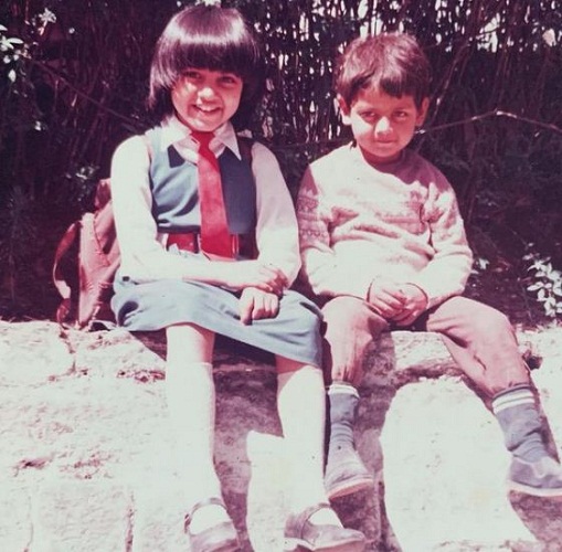 सेलिना जेटली की अपने भाई के साथ बचपन की फोटो