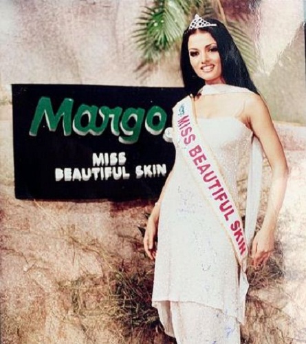 सेलिना जेटली- मार्गो मिस ब्यूटीफुल स्किन 2001