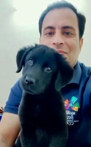 संजीव राजपूत अपने पालतू कुत्ते के साथ
