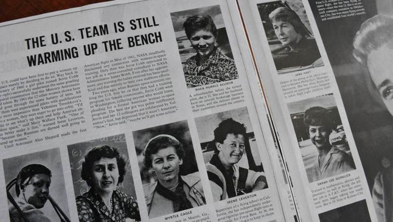 वैली फंक को लाइफ पत्रिका की 28 जून, 1963 की कहानी में मर्क्यूरी 13 महिलाओं पर चित्रित किया गया था