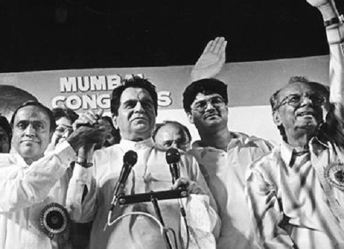 1999 में कांग्रेस पार्टी के लिए प्रचार करते हुए दिलीप कुमार