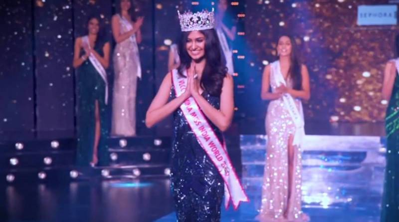 फेमिना मिस इंडिया 2020 का ताज पहनाए जाने के बाद मनासा वाराणसी
