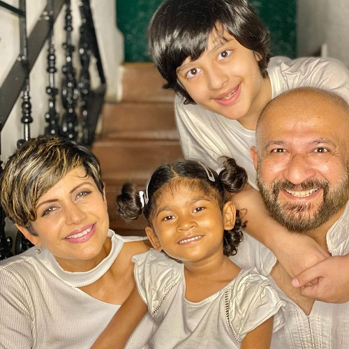 राज कौशल अपनी पत्नी और बच्चों के साथ