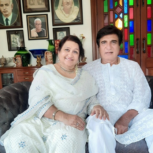 नादिरा बब्बर अपने पति राज बब्बर के साथ