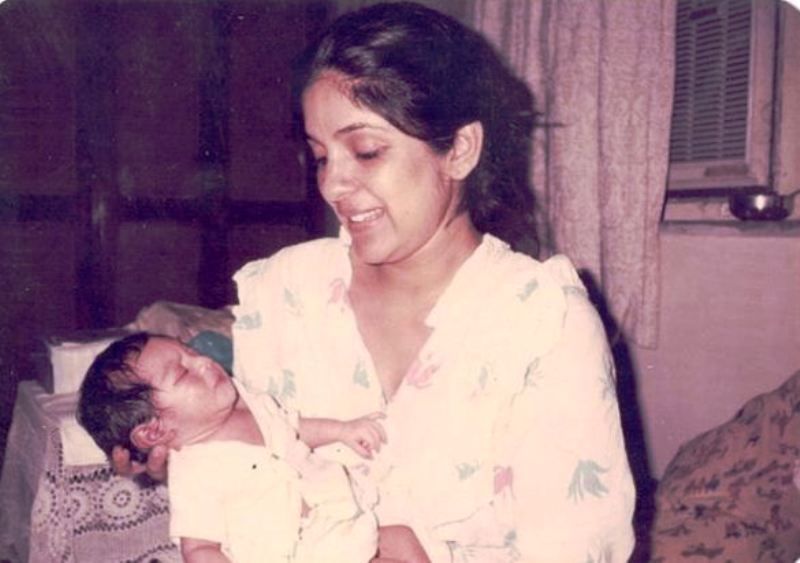 नीना गुप्ता और उनकी बेटी की एक पुरानी तस्वीर