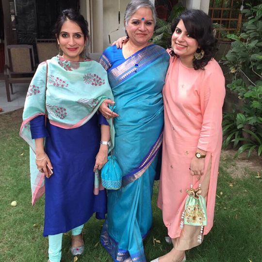 चिन्ना दुआ अपनी बेटियों के साथ